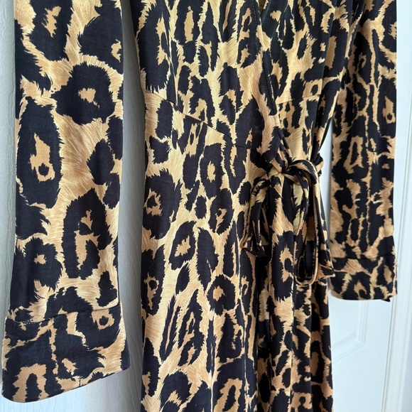 Iconic vintage 1970s DVF silk leopard animal print wrap dress - size 8 - Picture 7 of 12